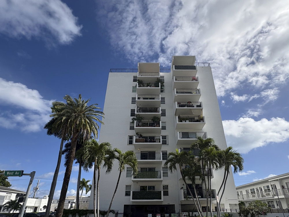 Bayshore Plaza Condo photo 3